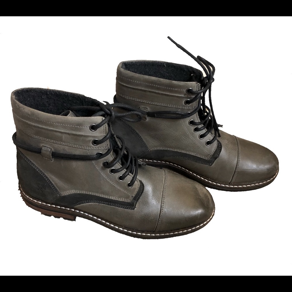 Men’s outpost boots in gray size US 10 Medium
